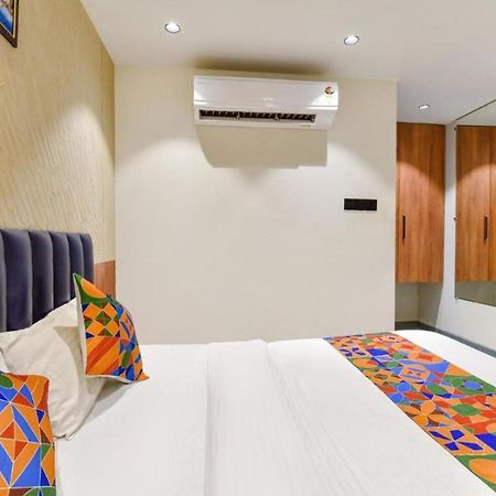 Hotel Solitaire Tower - Top Rated Area- In House Parking Vrindāvan Εξωτερικό φωτογραφία